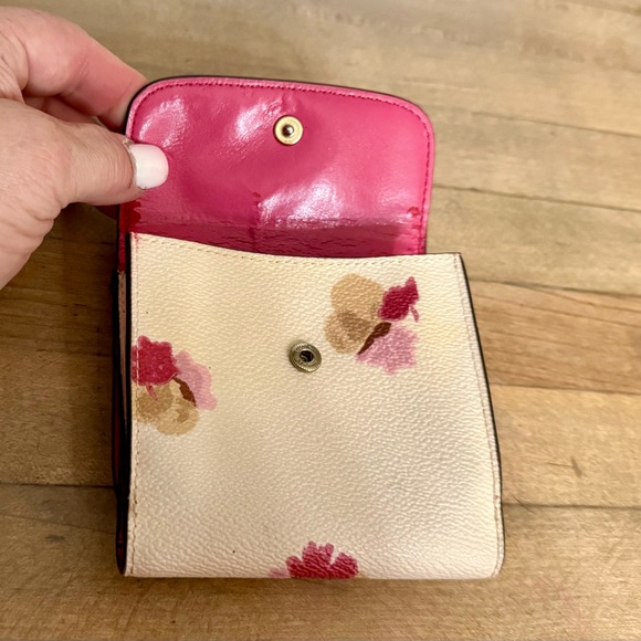 Coach Small Trifold Leather Wallet With Pop Floral Print in Color Chaulk - Picture 9 of 11